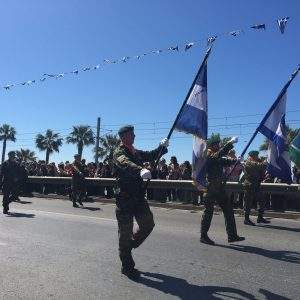 Στιγμιότυπο από την παρέλαση στο Π. Φάληρο